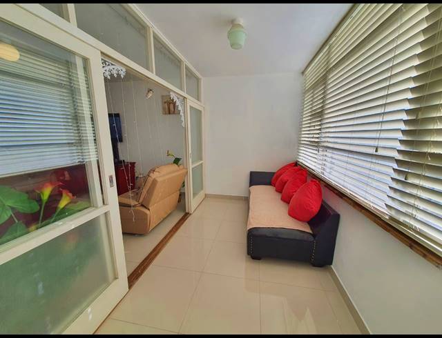 1.5 BEDROOM APARTMENT TO LET IN TOWNSEND ESTATE